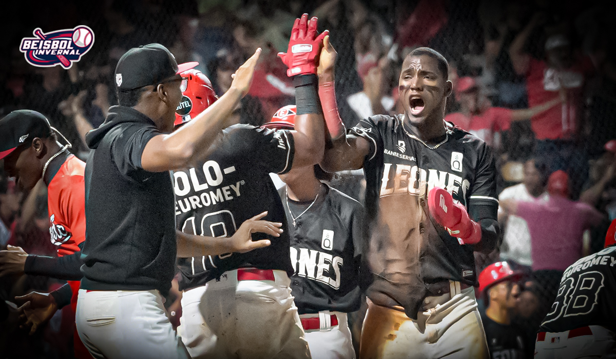 Con remontada en el octavo, Leones toman comando de la Serie Final