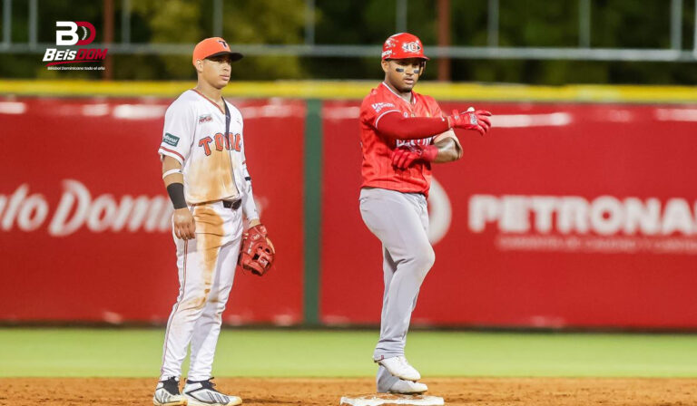 Leones del Escogido vencen a Toros del Este 15-11 con 17 imparables